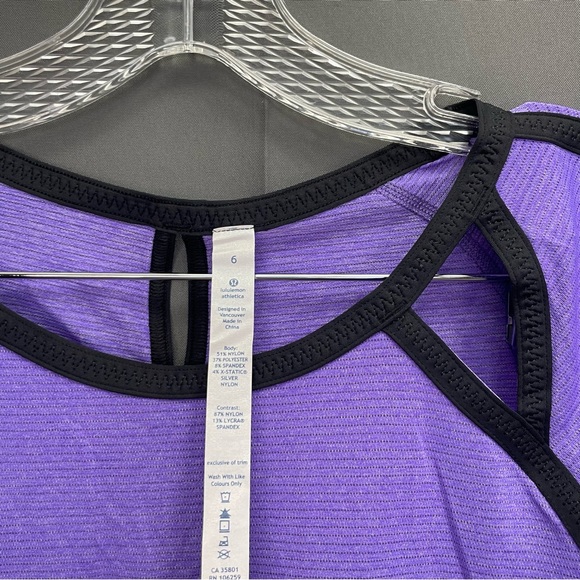 Purple LULULEMON runners top long sleeve with venting holes and reflectors - Picture 10 of 12